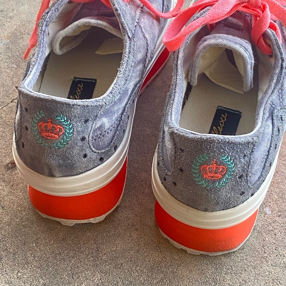 FINAL SALE. 🚨 ‼️ RARE WOMENS GOLDLUXE GREY AND CORAL ,TENNIS 37/6 - Picture 7 of 7